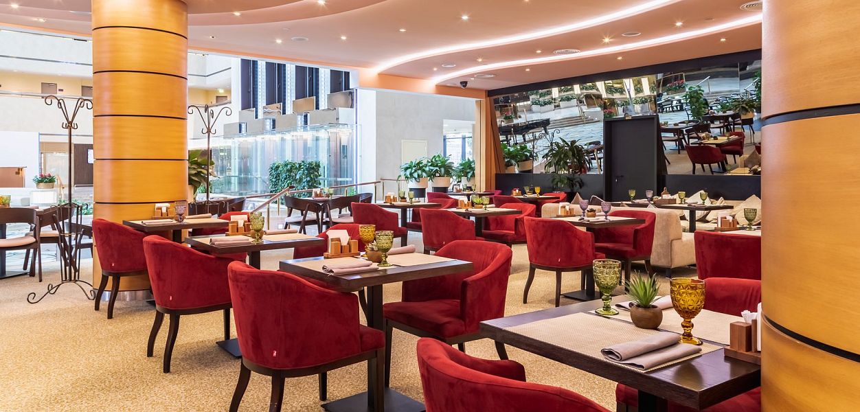 Plaza Garden Cafe - фотография № 3