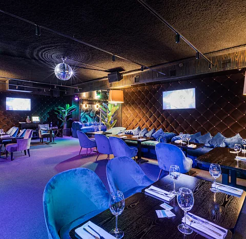 SOLOWAY karaoke club & night bar