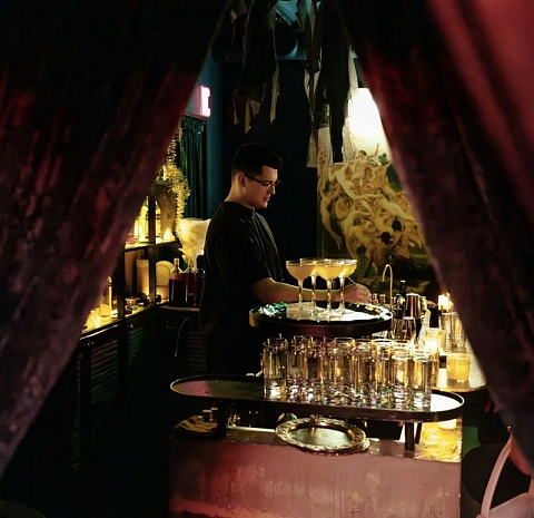 Dry & Wet Cocktail Bar