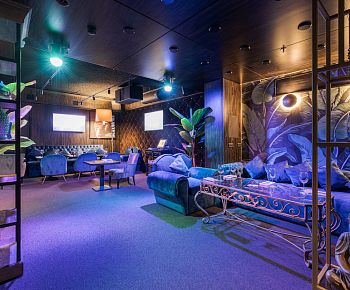 SOLOWAY karaoke club & night bar