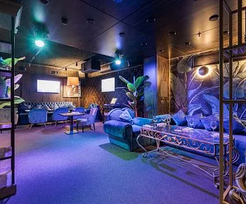 SOLOWAY karaoke club & night bar