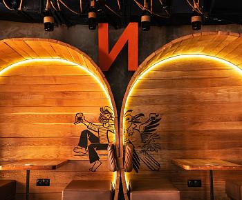 Моряк и Чайка на Маросейке