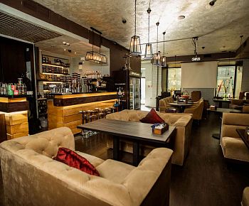 MOS lounge&bar (Новый Арбат) (закрыт)