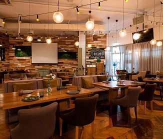 бронировать по телефону