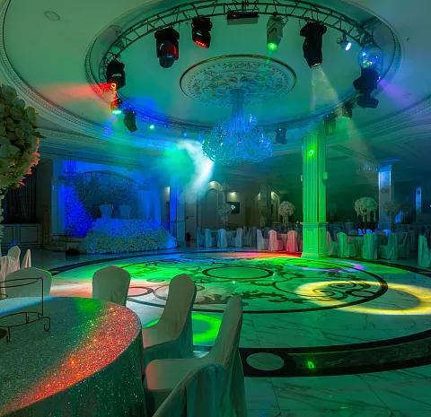 White Hall / Вайт Холл
