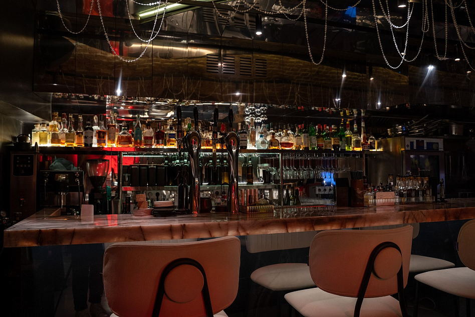 Петит Декаданс / Petite Decadence - метро охотный ряд