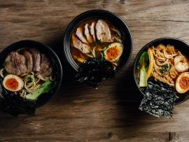 Обед, который мы заслужили — миска супа и чашка саке в ресторане Ikura