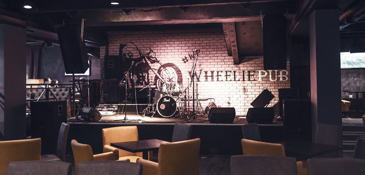 Black&White bar (ex. Wheelie pub) / Блэк энд Вайт бар (закрыт) - фотография № 4