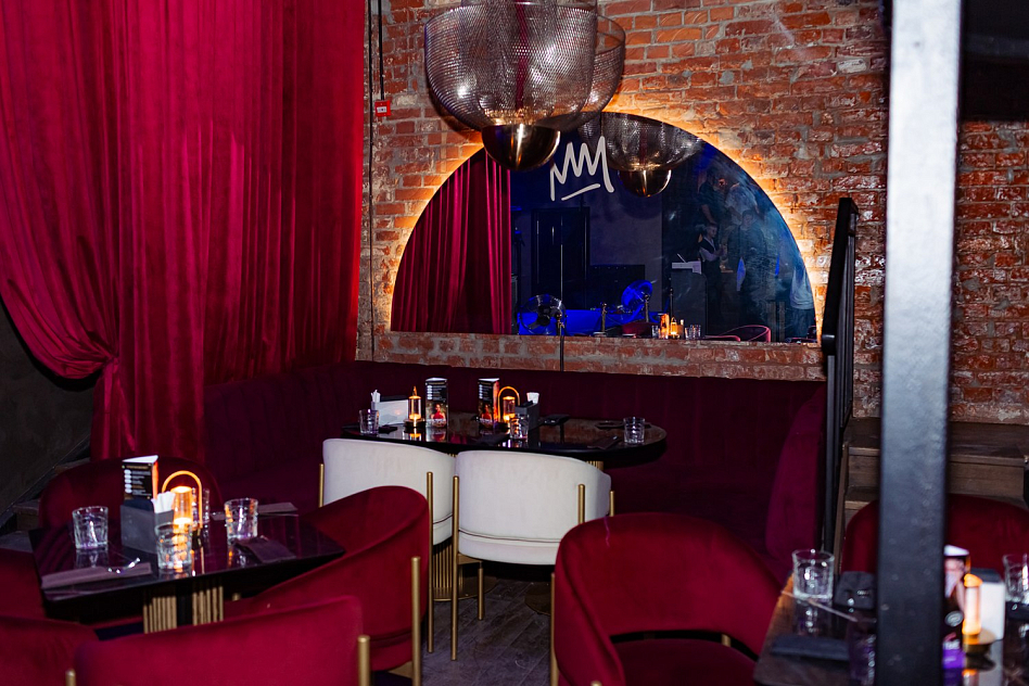 Сплетни бай Анна Асти / Сплетни by Anna Asti - тип бар