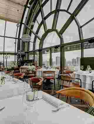 Ресторан White Rabbit Белый кролик. Москва, Смоленская пл., д. 3 -  Официальный сайт Restoran.ru