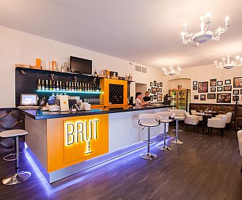Brut Bar / Брют Бар (закрыт)