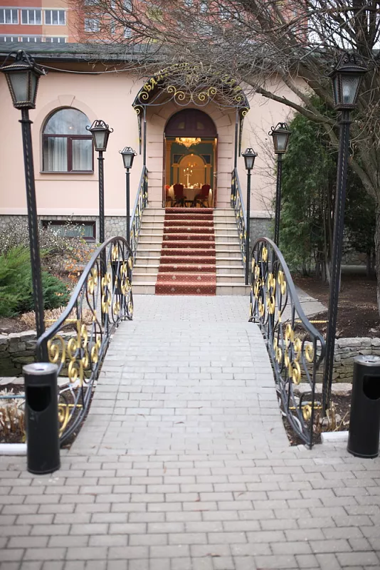 Золотой кулон. Банкетный комплекс (закрыт) фото 20