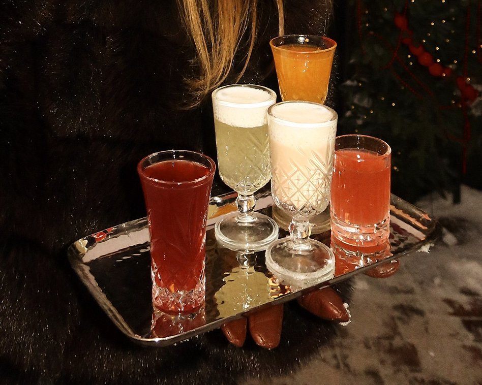 Настоишная «Под Усами» - метро фрунзенская