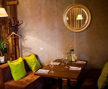 Corner cafe