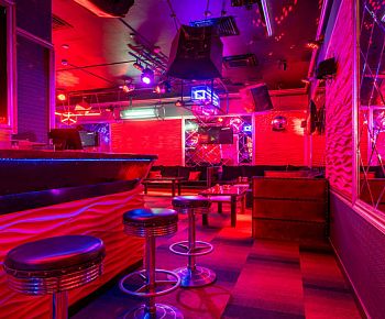 Red Rooms Караоке