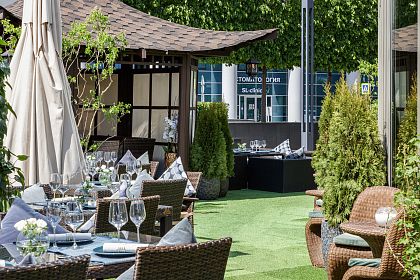 Летняя веранда в ресторане BAMBOO.BAR