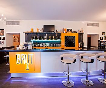 Brut Bar / Брют Бар (закрыт)