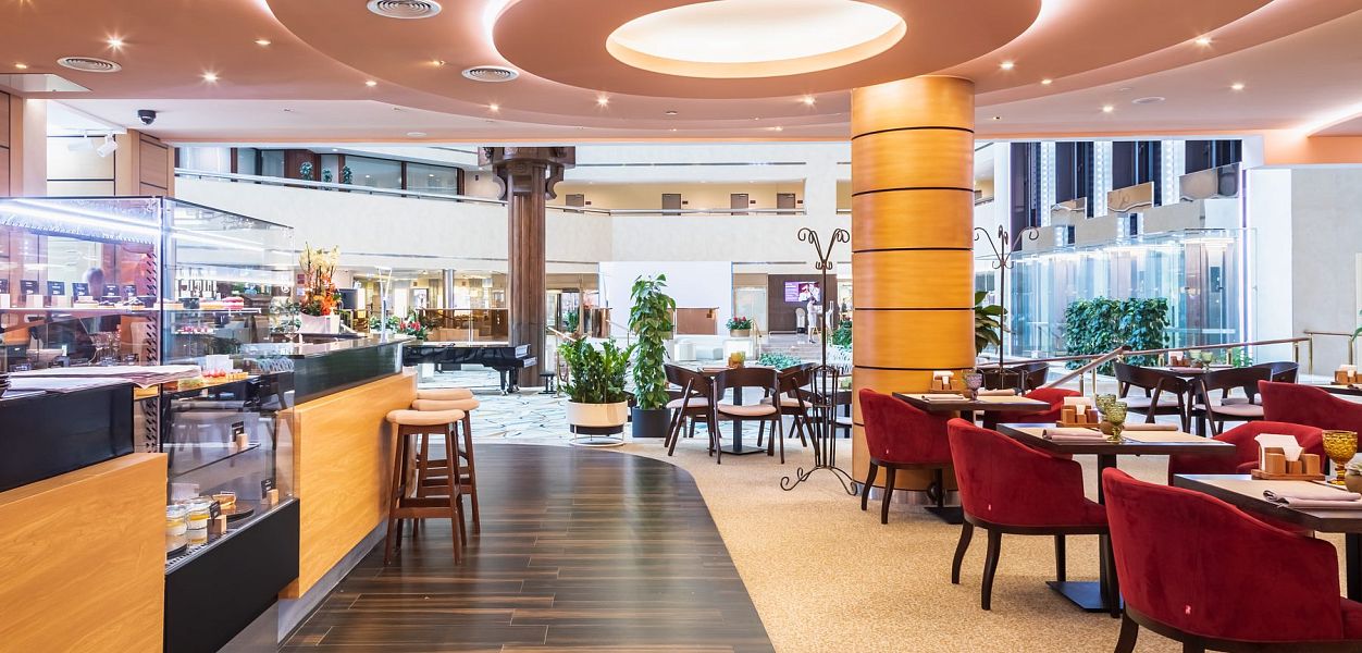 Plaza Garden Cafe - фотография № 2