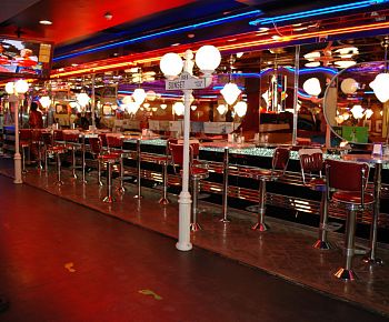 Beverly Hills Diner / Беверли Хиллс Дайнер (Никольская) закрыт