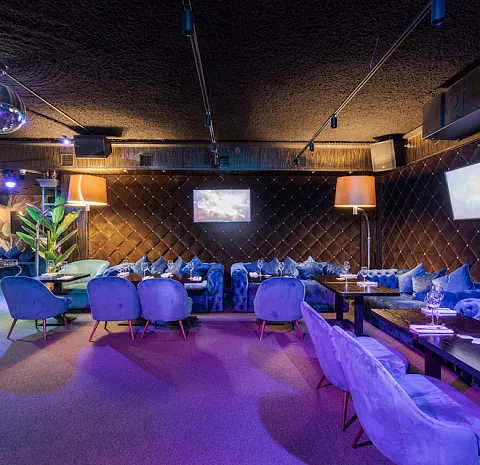 SOLOWAY karaoke club & night bar