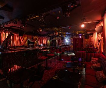 Dry & Wet Cocktail Bar
