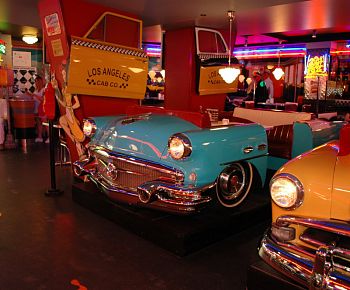 Beverly Hills Diner / Беверли Хиллс Дайнер (Никольская) закрыт