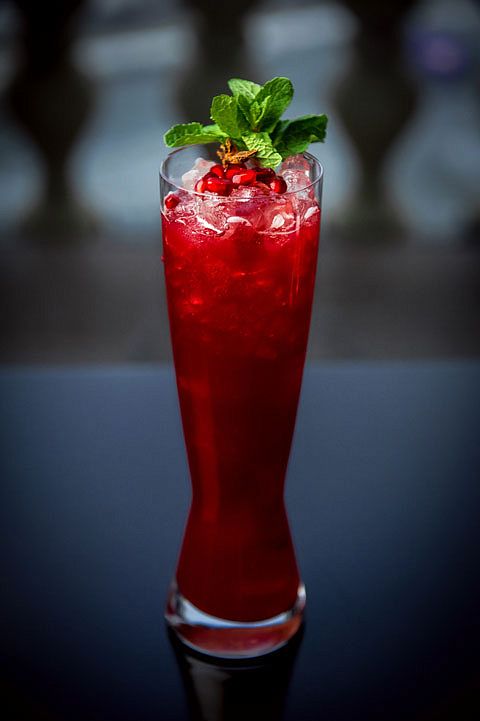 Москва на тарелке. Ресторан Mercedes bar: коктейлей и зрелищ